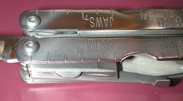 Bear Jaws - Closeup of lever lock release