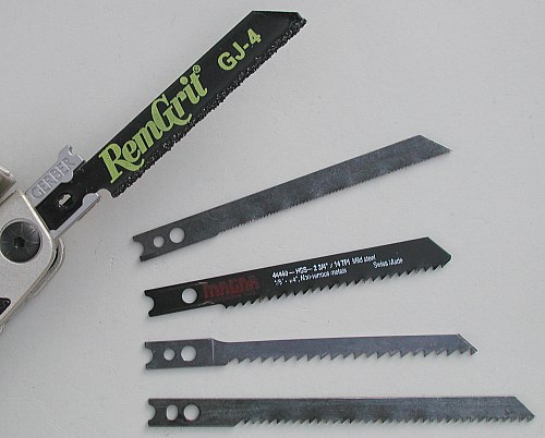 Saw and replacement blades